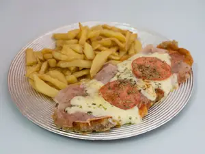 2 de pollo y 2 napo y fritas