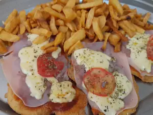 3 MILA NAPO CON HUEVO Y FRITAS