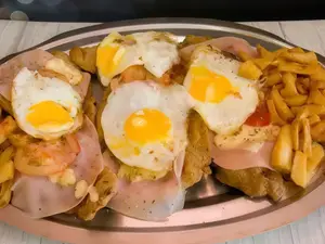 3 super napos c huevo y frita