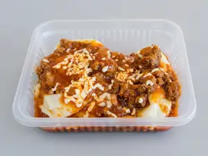 Ravioles De Verdura Con Salsa Bolog, Crema O Fileto