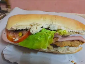 Super compl con huevo y fritas