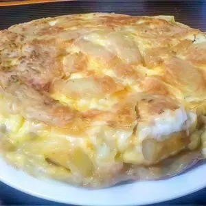 Tortilla rellena de jamon y muzarella