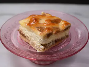 Cuadrado de ricotta con dulce de leche