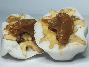 BOMBON DE NUEZ CONFITADA