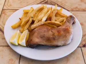 1/4 pollo con fritas