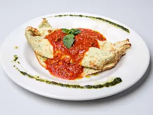 Canelones + salsa