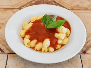Ñoquis caseros + salsa