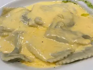 Ravioles de verdura + salsa