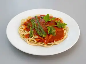 Spaghetti + salsa