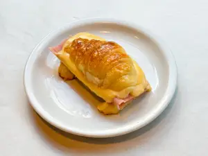 Medialuna rellena