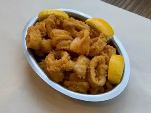 Rabas con salsa