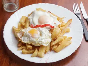 Papas fritas a caballo