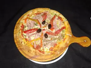 Pizza especial jamón y queso