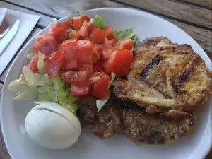 1/4 pollo con guarnición