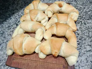 Docena De Medialunas