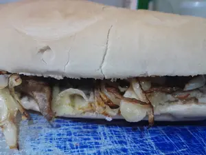 Sanguche De Seitan Cebolleado