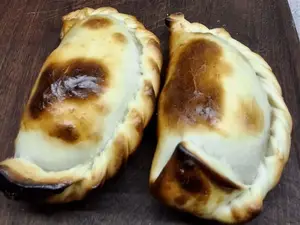 Empanada de osobuco. al horno