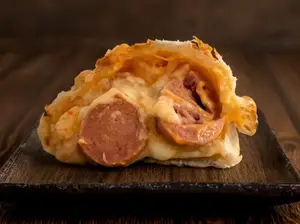 Salchicha y cheddar