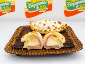 Empanada jamón y queso