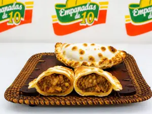 Empanada vacio y provoleta