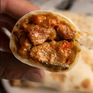 Empanada de carne cortada a cuchillo