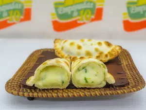 Empanada de roquefort con apio