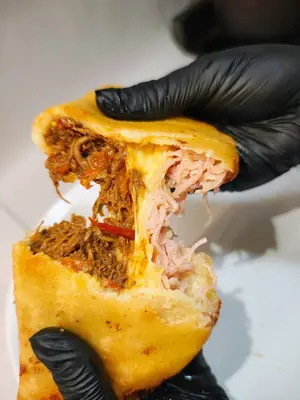 Cordon bleu de carne mechada