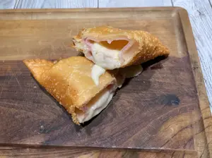 Empanada jamón y queso frita