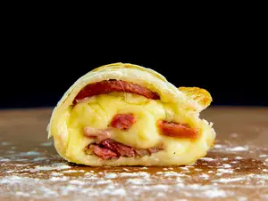 Empanada de pepperoni
