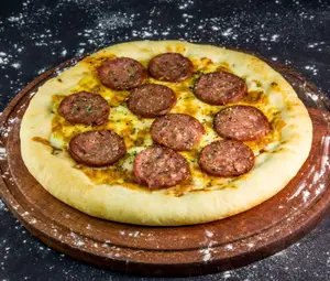 Pepperoni Con Borde Relleno Chica