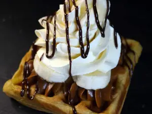 Banana split waffle