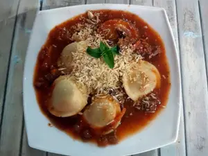 Sorrentinos con salsa blanca