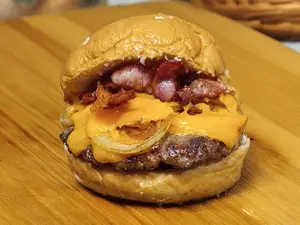 Hamburguesa Cheddar Y Bacon