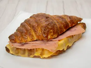 Croissant Grande Con JyQ