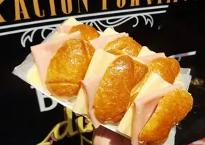 Medialuna rellena