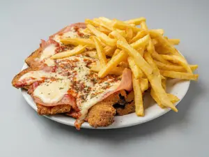 Milanesa napolitana con fritas
