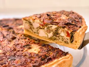 Porcion de pollo y puerro