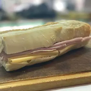 Sánd. jamón natural y queso