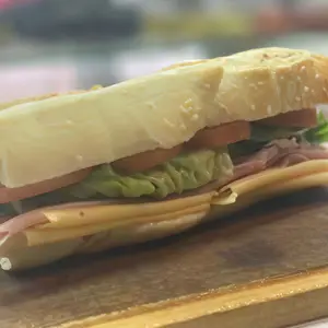 Sándwich de jyq completo