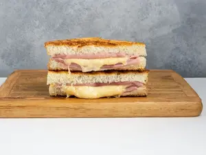 Tost. de jamón natural y queso