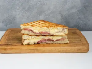 Tostado de jamón crudo y queso