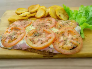Milanesa de ternera a la napo