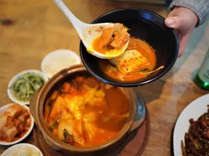 부대찌개 /budae jjigae (picante 3)
