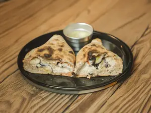 Calzone Parmigiana Vegano