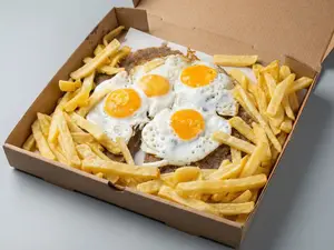 Milanesa A Caballo (Para Compartir) + Papas Fritas
