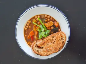 Curry de garbanzos y vegetales