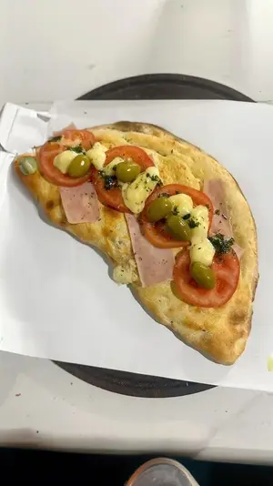 Calzón Jamon Y Morrones