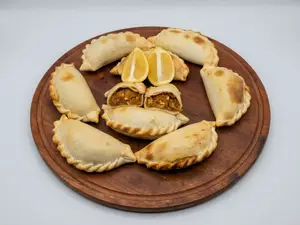 Docena de empanadas grandes