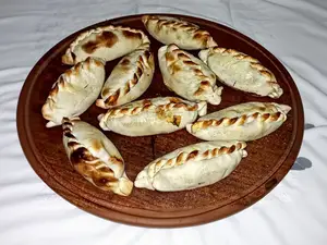 Empanada de queso y cebolla