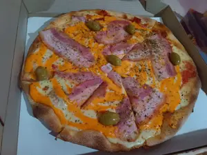 Pizza C/ Cheddar Y Panceta
